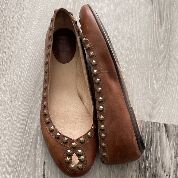 FRYE Emma Honeycomb Stud Flats Size: 7 - Picture 5 of 7